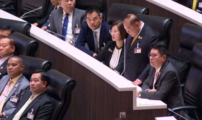 不信任辯論 巴逸發言獲全場鼓掌