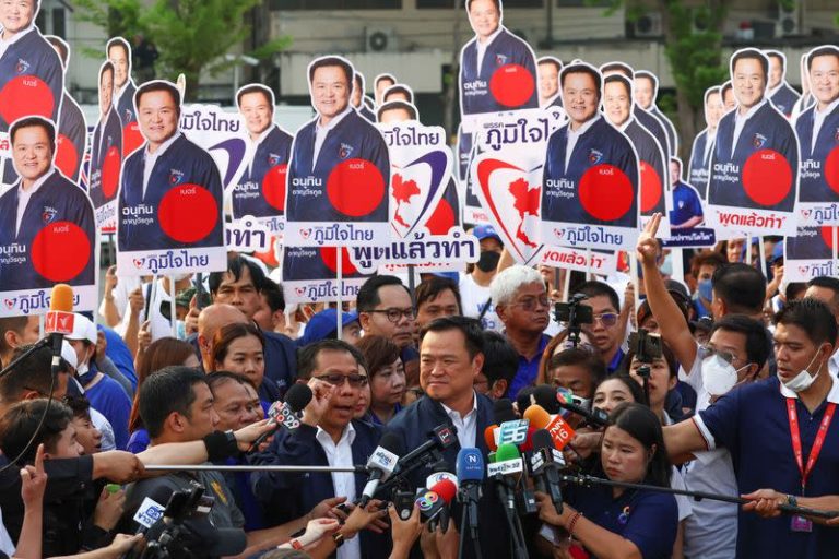 泰自豪黨擬提交總理不信任動議