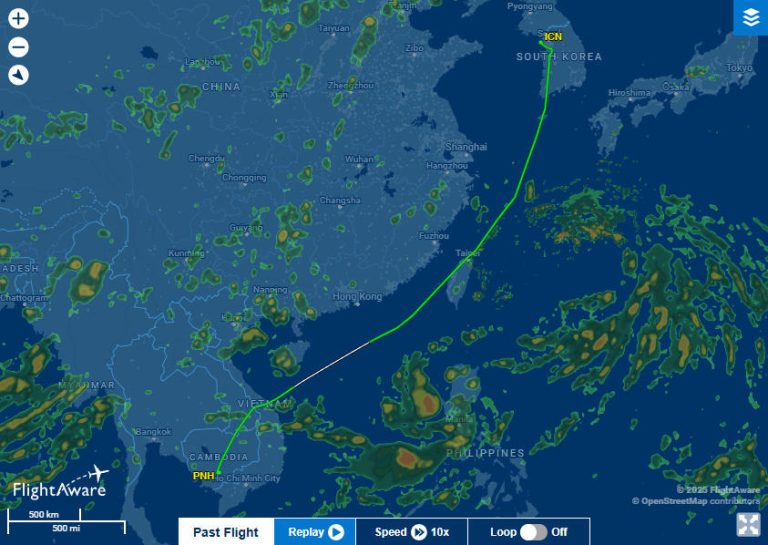 洪森私人飛機飛往南韓 網友圍觀