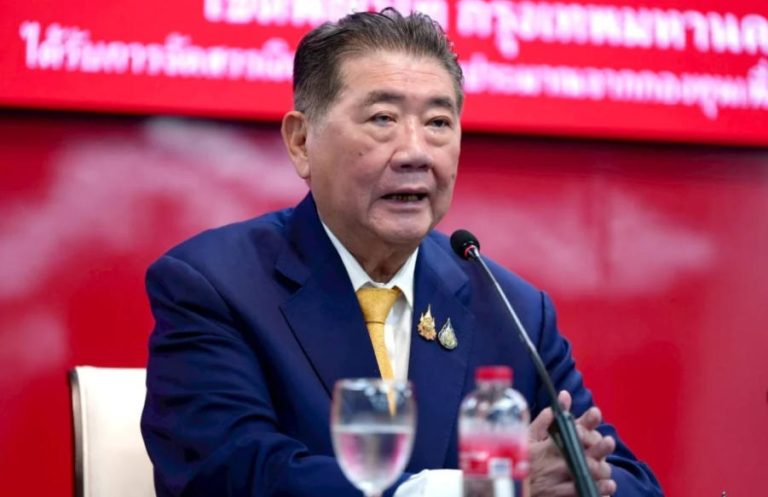 貝東丹缺席為泰黨2日黨內會議