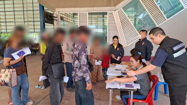 柬埔寨勞工在泰沙繳府登記留任