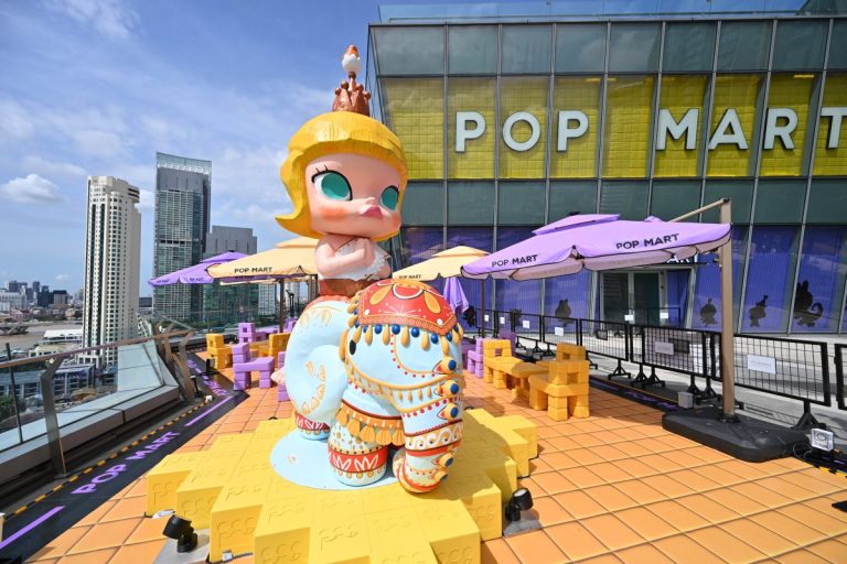 重磅  POP MART全球最大地標店開幕