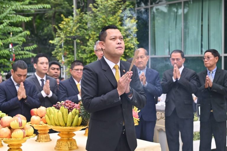挨個亮相 工業部長塔納功誓言連軸轉