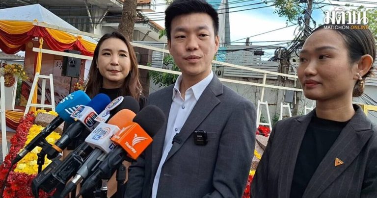 納塔蓬出席「10月6日事件」紀念活動
