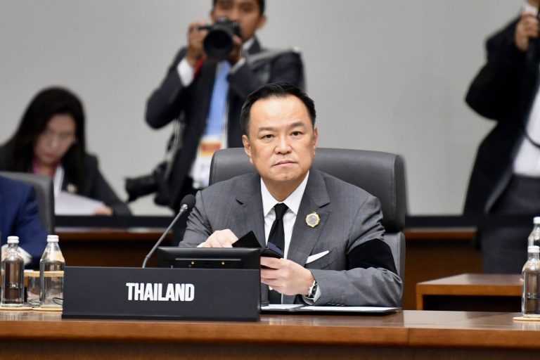 阿努庭在APEC第一階段會議上發言