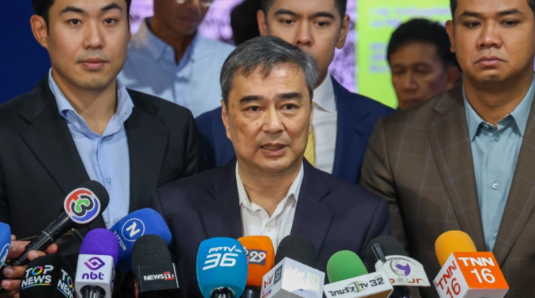民主黨澄清 阿披實未負評半半購
