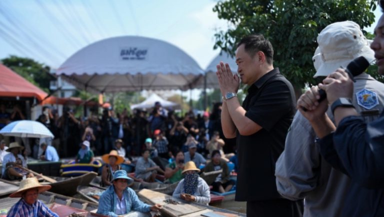 阿努庭視察大城災情 承諾發救濟金