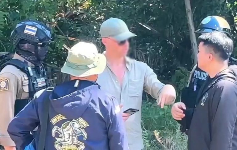 素輦群眾舉報 美國客偷拍軍用機場被捕