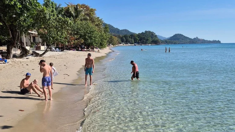 泰柬衝突影響旅遊業 象島酒店取消率達三成