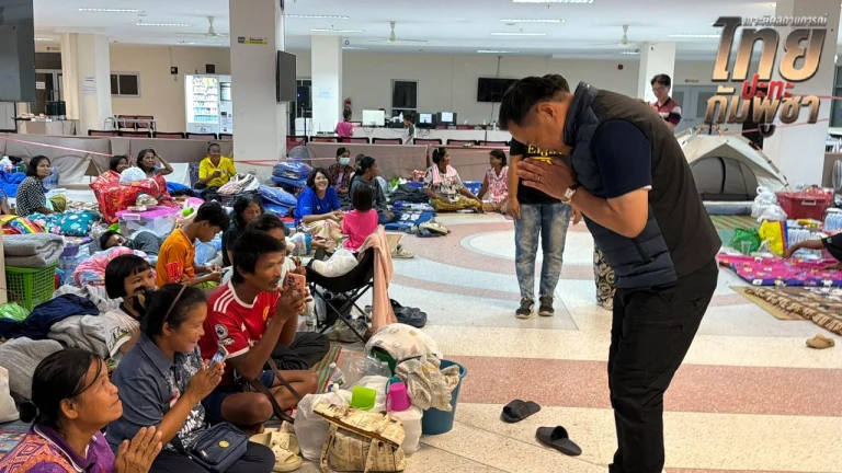泰柬平民大不同 阿努庭赴安置點慰問