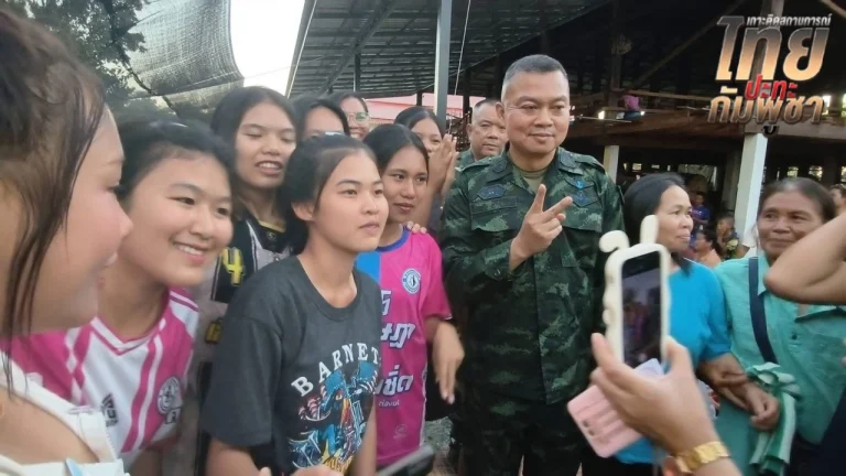 汶辛實地慰問戰線官兵及撤離民眾