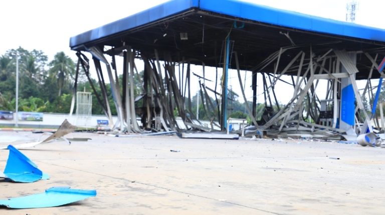 泰南發生11處加油站連環爆炸案
