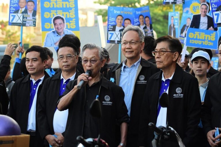 乃川率民主黨大軍拜票 高舉清廉旗幟