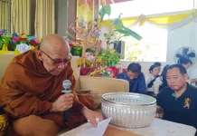 龍婆開出幸運數字 布施後賜福