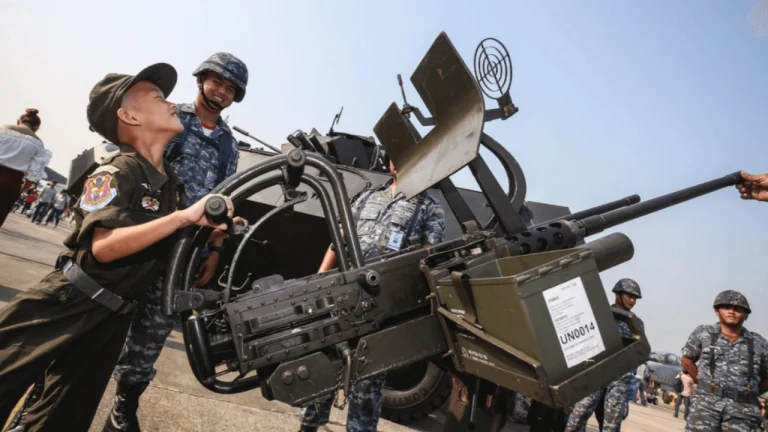 慶祝國家兒童節 海軍基地打開大門