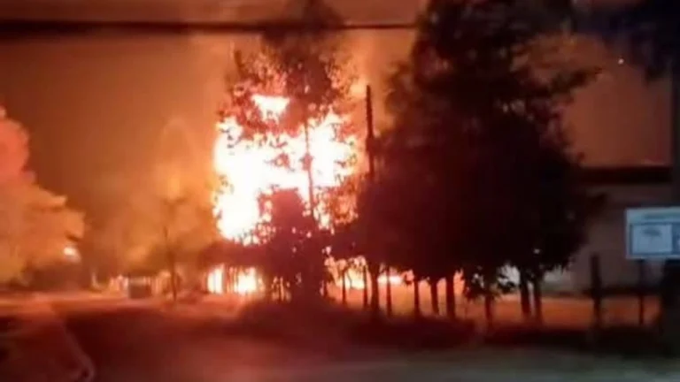 素林府第21營軍火庫爆炸 火勢猛烈