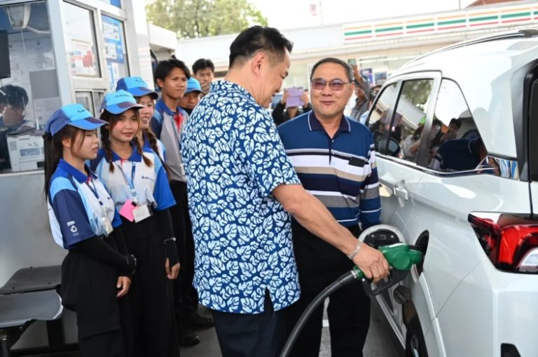 阿努庭租車突擊那空帕農油站 無缺油現象