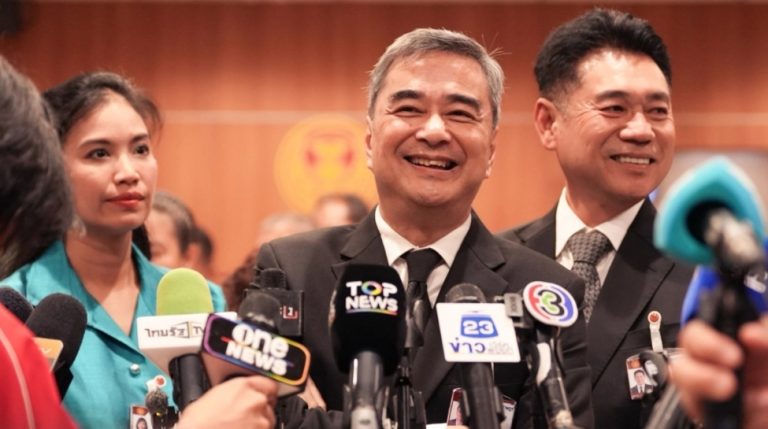 阿披實：民主黨參加曼谷市長競選