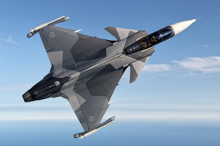 「鷹獅」戰機推動軍事技術向泰轉移