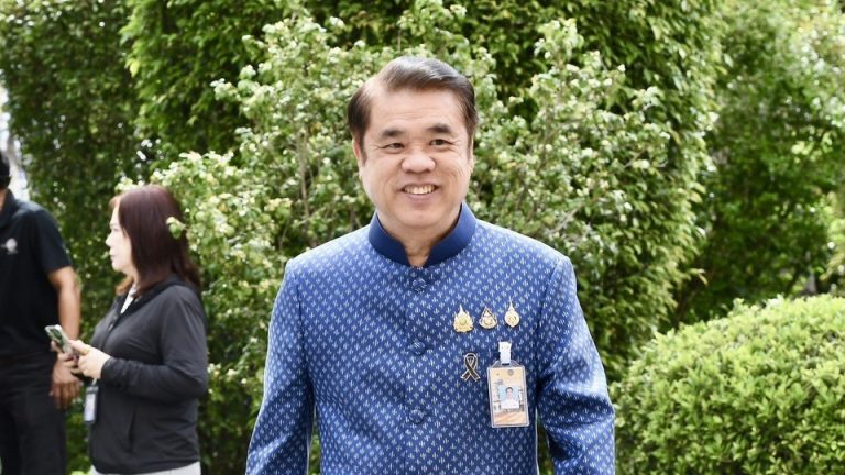 素裡亞否認退出政壇傳聞