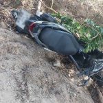 中國遊客騎摩托車失控彎道墜崖 父死女傷