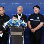 軍方出手協助清理機場行李