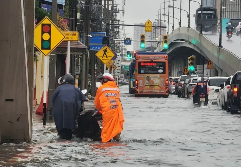 曼谷北部淹水最深 積水路段逾5公里