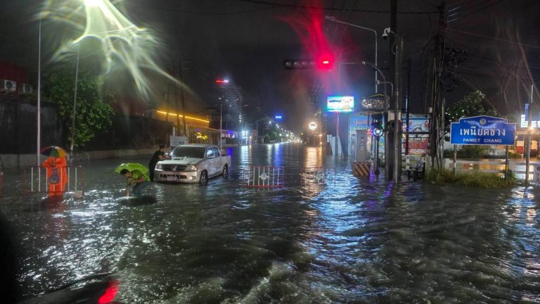 暴雨持續襲擊 芭堤雅陷入惡夢