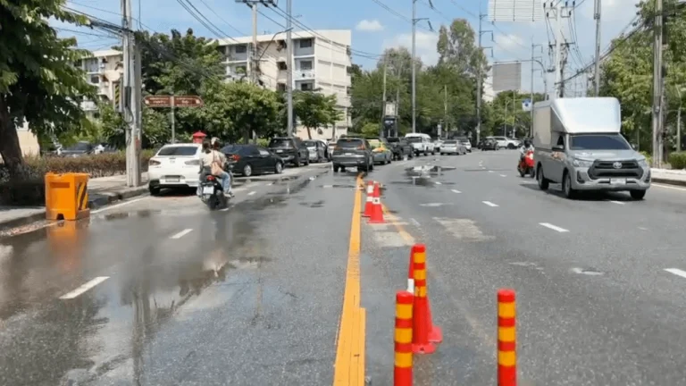 截止1日中午 曼谷水災路況更新