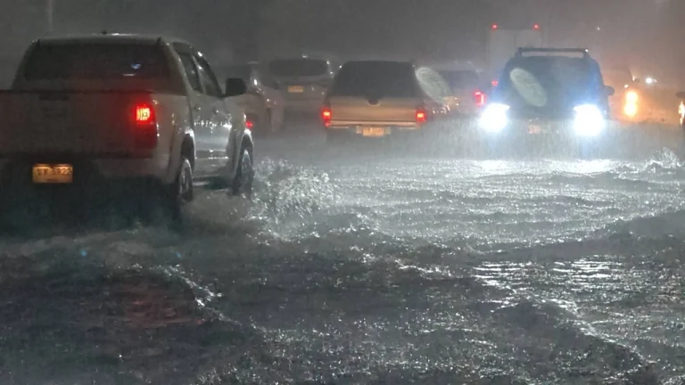 中部、東部及南部多府發布強降雨預警